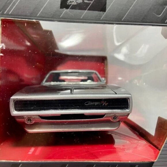 Fast & Furious Dom's Dodge Charger R/T Silver Jada Die-cast 1:24 Model NIP 2022 - Picture 4 of 8